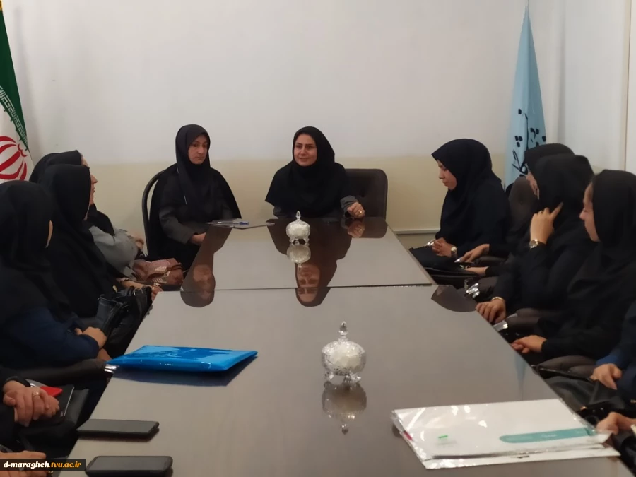 جلسه سرپرست آموزشکده با اساتید گروه معماری 2