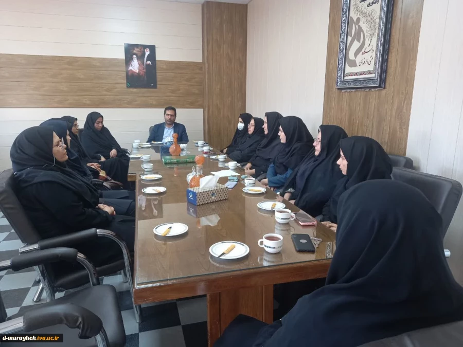 مراسم گرامیداشت مقام زن و مادر از بانوان همکار آموزشکده  2