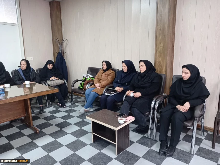 جلسه هم اندیشی اساتید مدعوی گروههای رشته کامپیوتر و تربیت بدنی 3