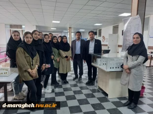 بازدید جناب اقای دکتر ابراهیم احمدی ریاست محترم دانشگاه فنی و حرفه ای استان آذربایجانشرقی از نمایشگاه دستاوردها و توانمندی های اساتید و دانشجویان رشته معماری 2