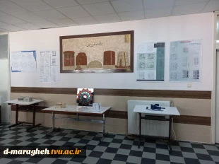 بازدید جناب اقای دکتر ابراهیم احمدی ریاست محترم دانشگاه فنی و حرفه ای استان آذربایجانشرقی از نمایشگاه دستاوردها و توانمندی های اساتید و دانشجویان رشته معماری 5