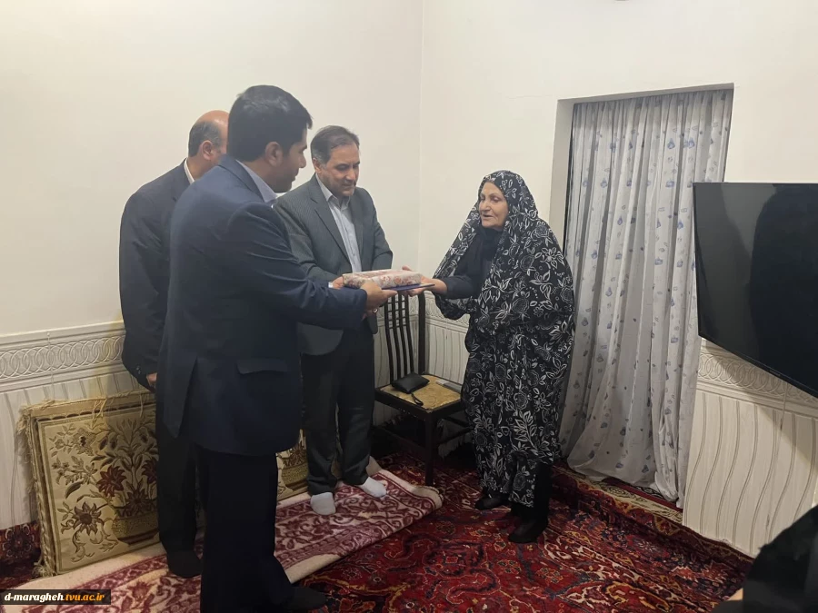 دیدار سرپرست آموزشکده های پسران و دختران مراغه از خانواده شهداء 2