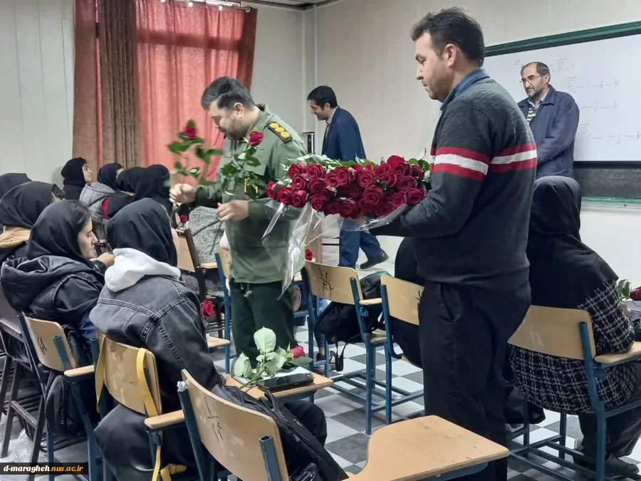 حضور فرمانده سپاه ناحیه مراغه در جمع دانشگاهیان؛ دانشگاه ملی مهارت واحد دختران مراغه. 
 2