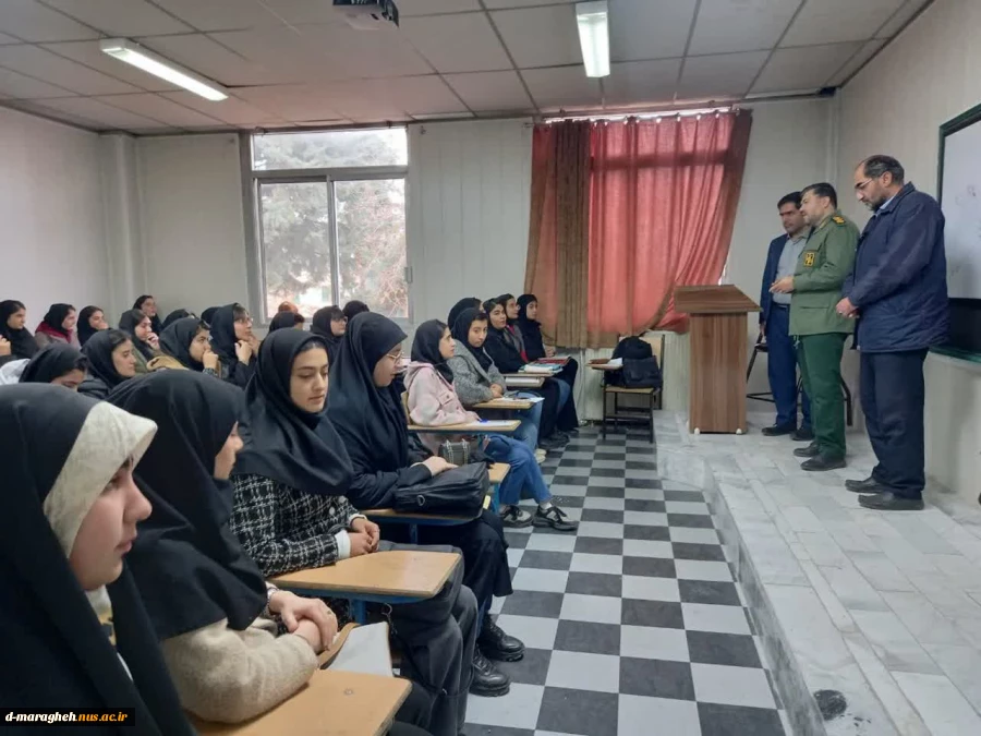 حضور فرمانده سپاه ناحیه مراغه در جمع دانشگاهیان؛ دانشگاه ملی مهارت واحد دختران مراغه. 
 2