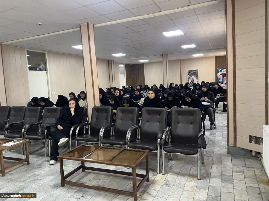 برگزاری آیین خوش‌آمدگویی به دانشجویان جدیدالورود در آموزشکده ملی مهارت واحد مراغه 4