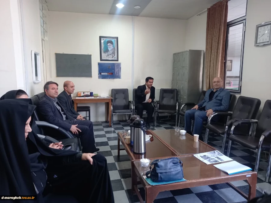 حضور ارزشمند ریاست دانشگاه ملی مهارت واحد استان آذربایجان شرقی در آموزشکده و بازدید از بخش‌های مختلف 3