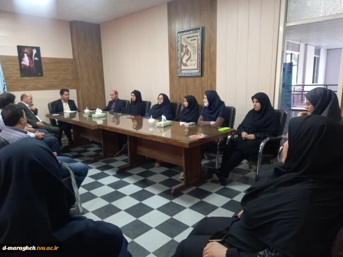 برگزاری جلسه شورای اداری